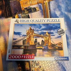 2000 High Quality Puzzle Tower Bridge at dusk